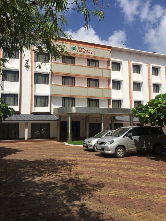 Hotel Elegance Kaladi Exterior photo